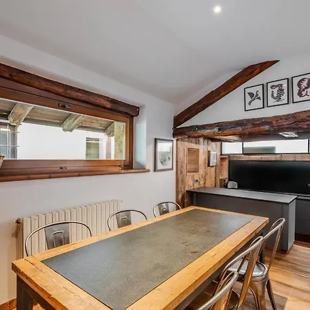 Charming In Chalet In Le Gleise - What'app - 0039-3512-039-610 - For Apartment *