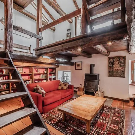 Apartment Charming In Chalet In Le Gleise - What'app - 0039-3512-039-610 - For *