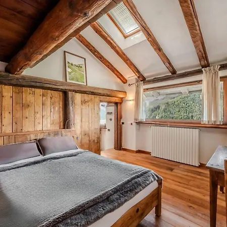 Charming In Chalet In Le Gleise - What'app - 0039-3512-039-610 - For Apartment *
