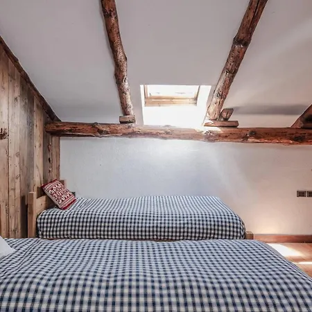 Charming In Chalet In Le Gleise - What'app - 0039-3512-039-610 - For * Granges Suppas