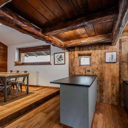 Charming In Chalet In Le Gleise - What'app - 0039-3512-039-610 - For *