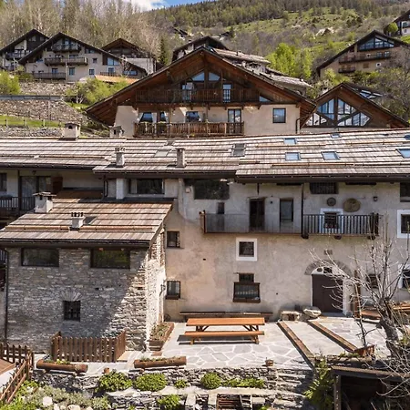 Charming In Chalet In Le Gleise - What'app - 0039-3512-039-610 - For * Granges Suppas