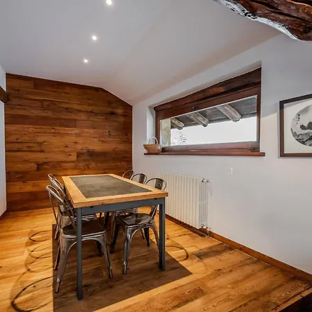 Apartment Charming In Chalet In Le Gleise - What'app - 0039-3512-039-610 - For *