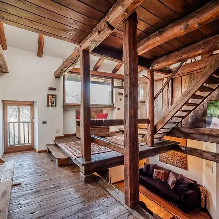 Charming In Chalet In Le Gleise - What'app - 0039-3512-039-610 - For Apartment *
